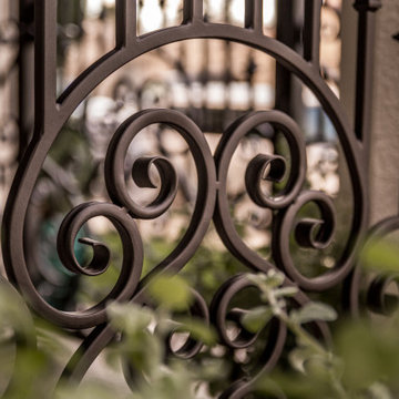 Large Courtyard Gate Enclosure-Natomas