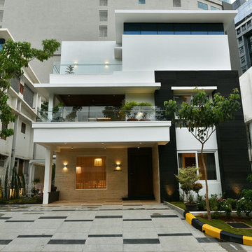 Bungalow by Think Designz ( Rahul & Varun )