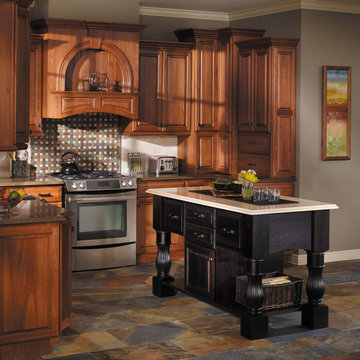 StarMark Cabinetry Traditional Lyptus Kitchen