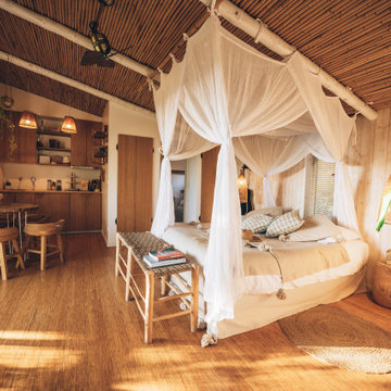 Aménagement de cabanes hôtel avec panneaux en bambou sur mesure