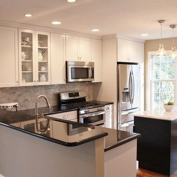 Black and White, Bar height counter overhang