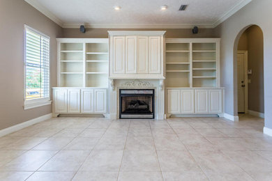 Family room - traditional family room idea in Miami