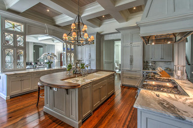 Kitchen - traditional kitchen idea in Other