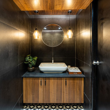 Bold&Moody Powder Room