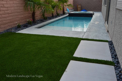 Inspiration for a mid-sized modern shade backyard garden path in Las Vegas for summer.