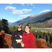 Andrew and Sharon Schroeders foto