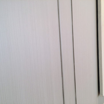 Glazed strié wall finish
