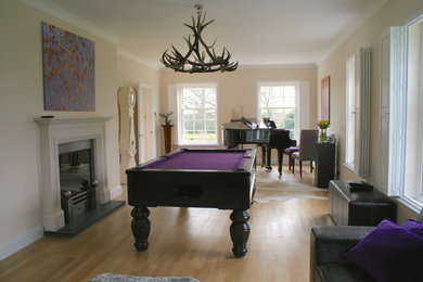 Photo of a contemporary family room in Surrey.