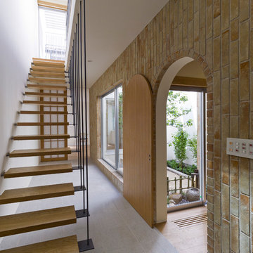 Roll Wall House