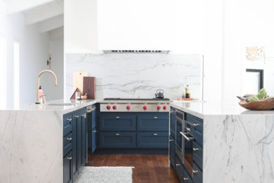 Example of a large kitchen design in Los Angeles