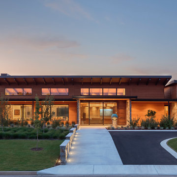 Westwind Residence - Street Approach
