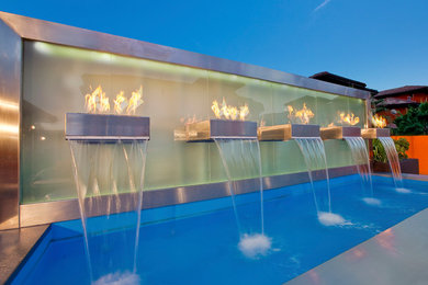 This is an example of a contemporary pool in Orange County.