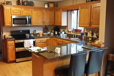 Example of a classic kitchen design in Minneapolis