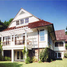 Deck with pergola