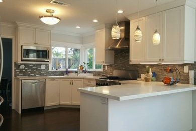 Inspiration for a modern kitchen in Orange County.