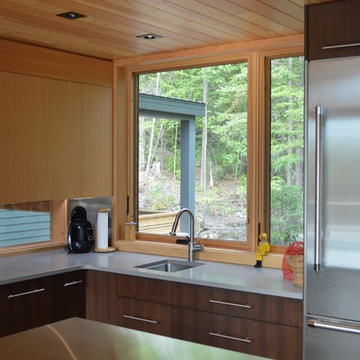 Four Season Cottage near Haliburton