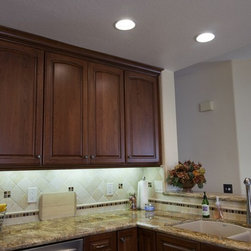 Dynasty, Cherry, Nutmeg, Onyx - Kitchen Cabinetry