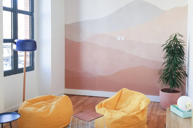 Cette image montre un salon urbain.
