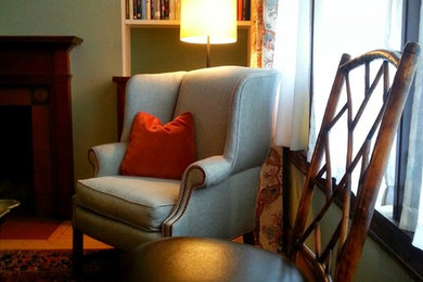 Inspiration for a timeless living room remodel in Boston