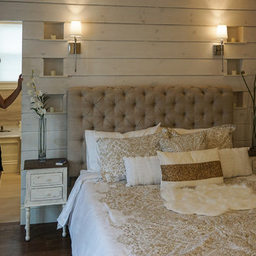 Master suite - Wood wall - Cubbies