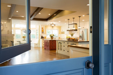 Kitchen - craftsman kitchen idea in Los Angeles