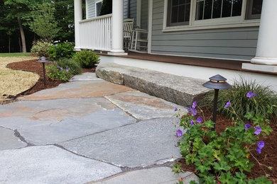 Design ideas for a farmhouse landscaping in Bridgeport.