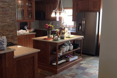 Example of a kitchen design in Chicago