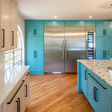 Oconomowoc's Coastal Retreat: A Beach-Inspired Kitchen Oasis