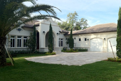 Home design - eclectic home design idea in Miami