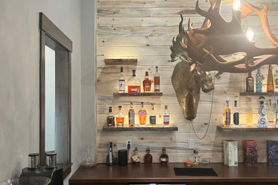 Home design - rustic home design idea in Denver