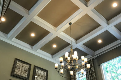 Example of a family room design in Boston