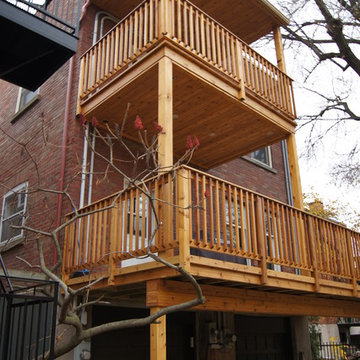 Western red cedar deck/balcony. balcon/patio en cèdre rouge.
