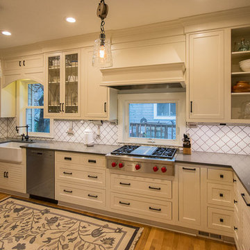 Traditional Inset SE Portland Kitchen