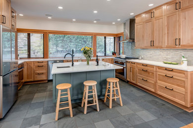 Inspiration for a traditional kitchen in Seattle.