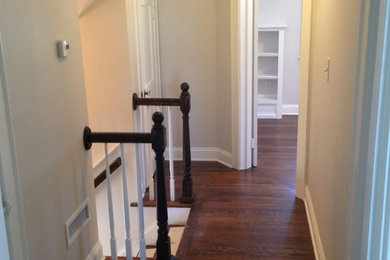 Staircase - traditional staircase idea in New York