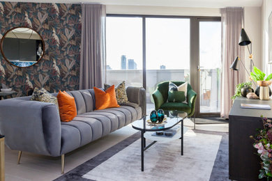Example of an eclectic home design design in London
