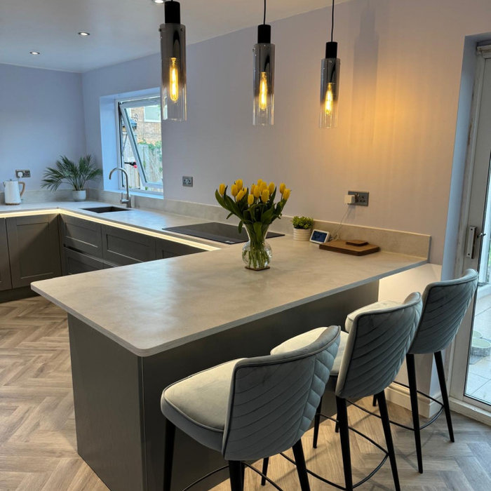 True Handleless Shaker Kitchen