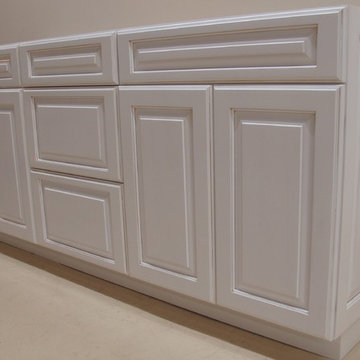 Hallmark Cameo Inwald Master Vanity
