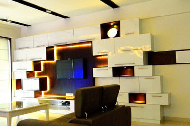 Minimalist living room photo in Chennai