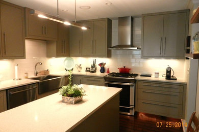 Kitchen - contemporary kitchen idea in Atlanta