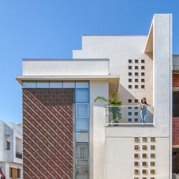 screen saver house highlights the play of shadow and colors