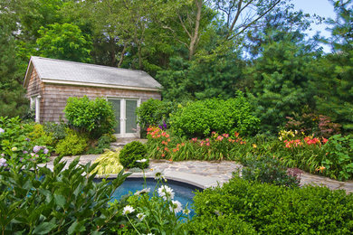 Design ideas for a rustic landscaping in New York.