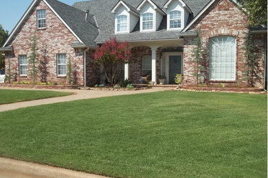 Photo of a traditional landscaping in Oklahoma City.
