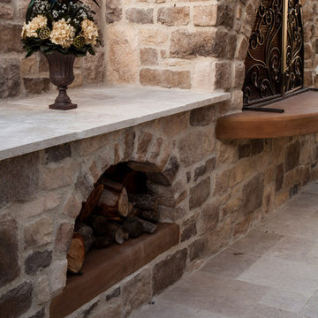 Courtyard Dining in De Luz