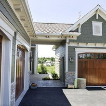 Garage / Apartment
