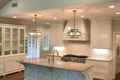Example of a kitchen design in Jackson