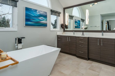 Transitional bathroom photo in Bridgeport