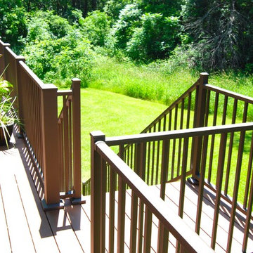 Azek deck with Aluminum rail