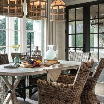Casual Dining – Coastal Farmhouse Style