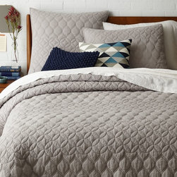 Mid-Century Circlet Ogee Quilt + Shams - Products